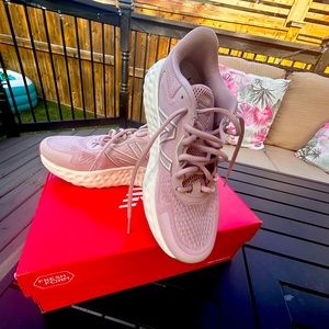 Beautiful shoes, color pink for women!